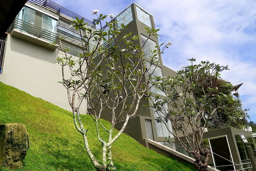 Sky Pavilion Kandy Villa